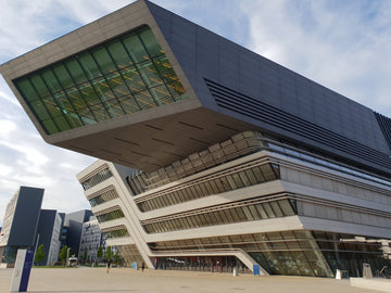 ZAHA HADID; ICONISCHE STARCHITECT