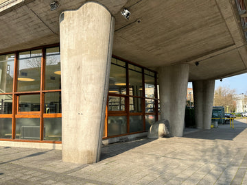 ARCHITECTUURLEZING: BRUTALISME IN AMSTERDAM